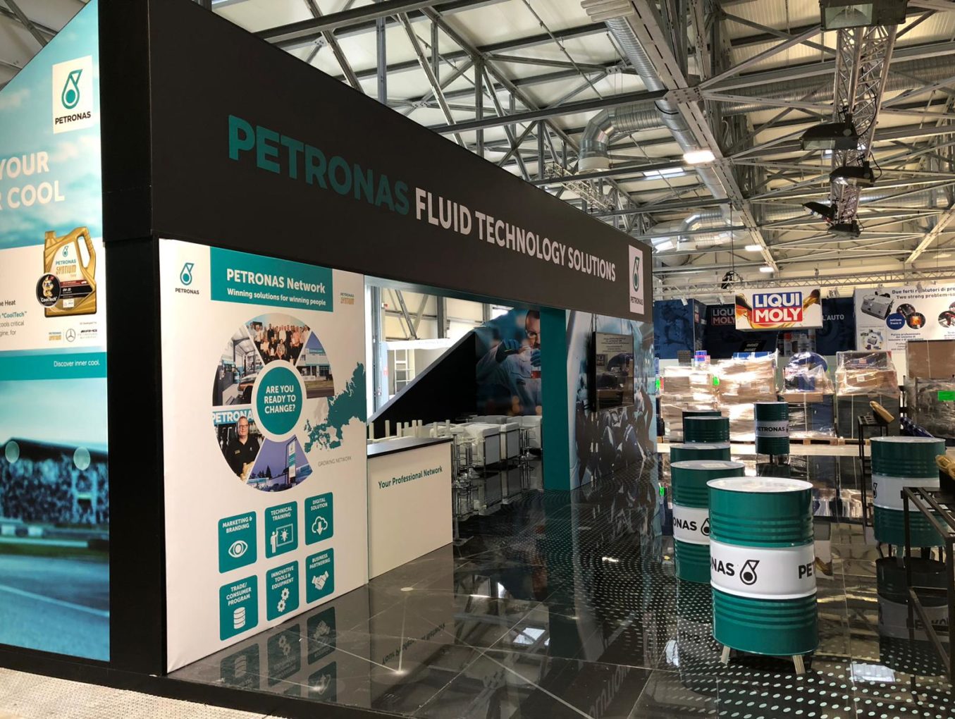 STAND PETRONAS PRESSO FIERA AUTOPROMOTEC - BOLOGNA